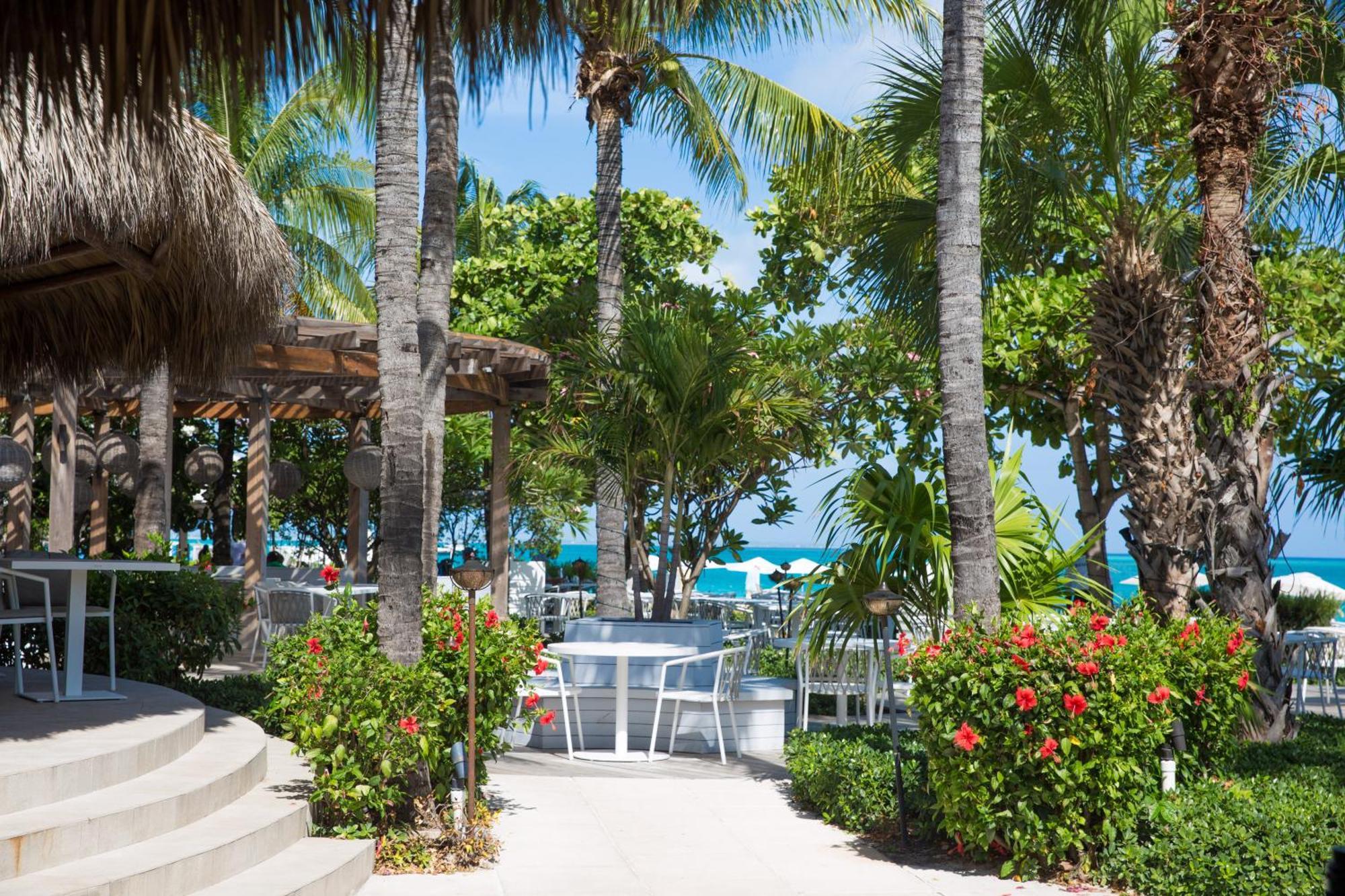 Отель Grace Bay Club Экстерьер фото